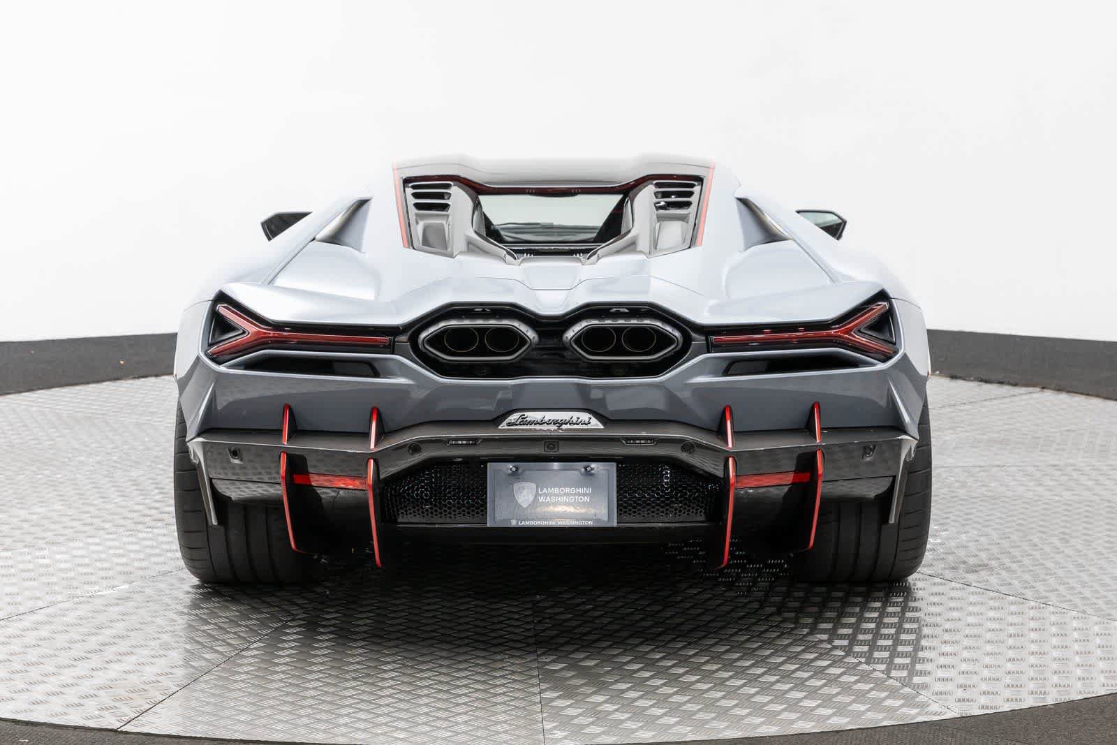 Used 2024 Lamborghini Revuelto image 5