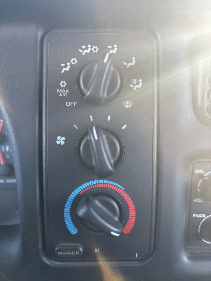 Used 1998 Dodge Ram 2500 Truck 4x4 Quad Cab image 13