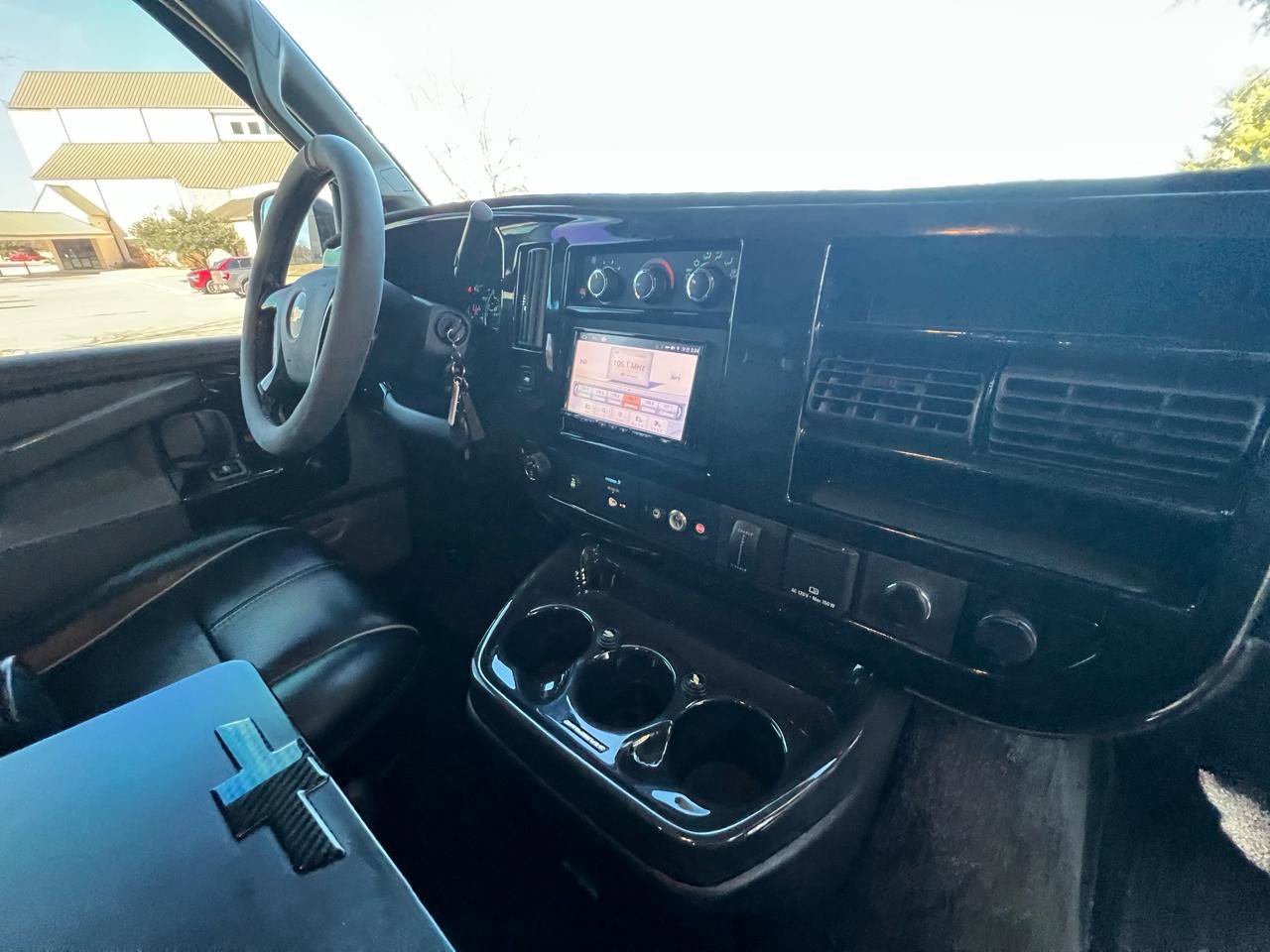 Used 2017 Chevrolet Express 2500 image 21