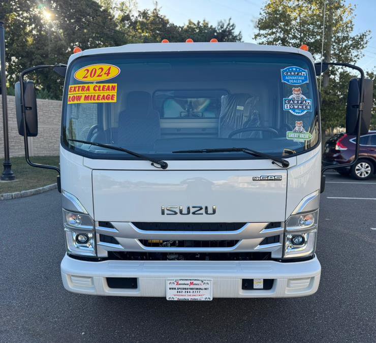 Used 2024 Isuzu NPR image 11