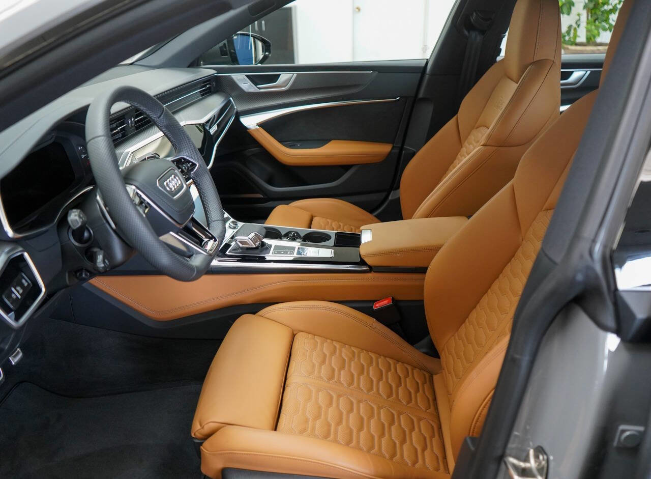 Used 2025 Audi RS 7 Performance AWD/4WD image 47