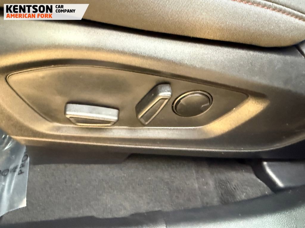 Used 2025 Ford Explorer Active image 30