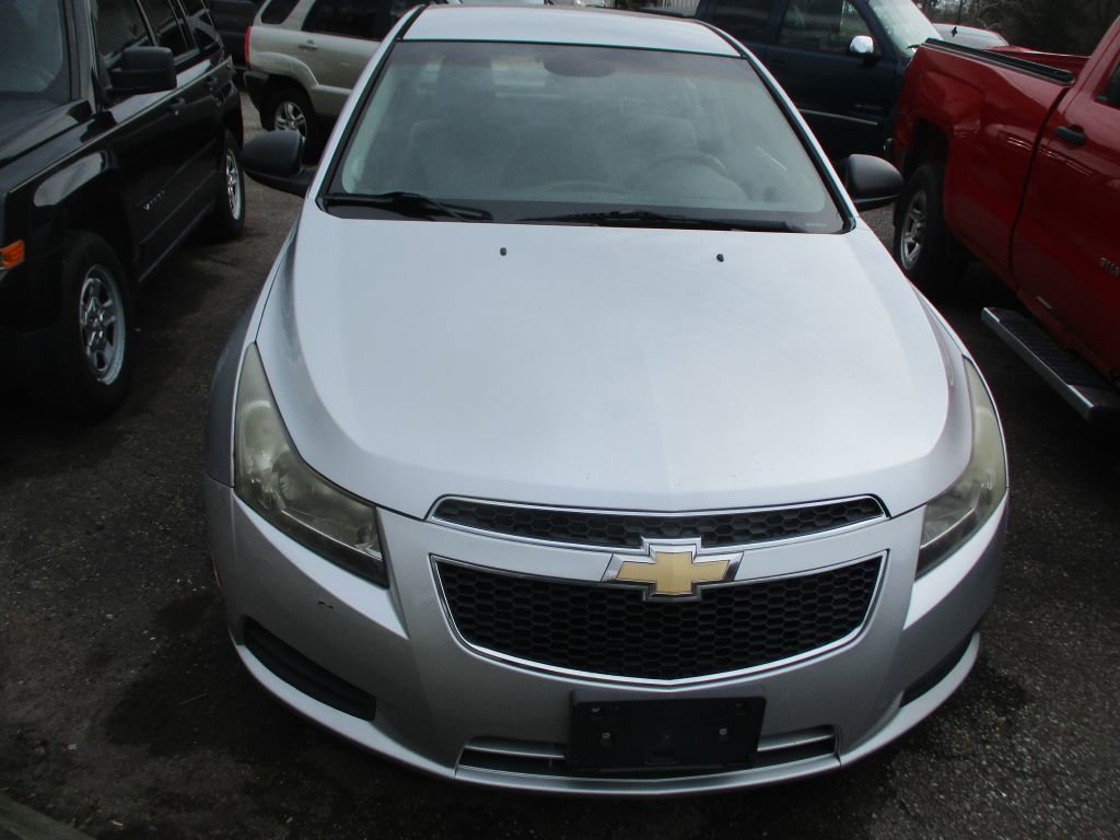 Used 2012 Chevrolet Cruze LS w/ Connectivity Package FWD image 2