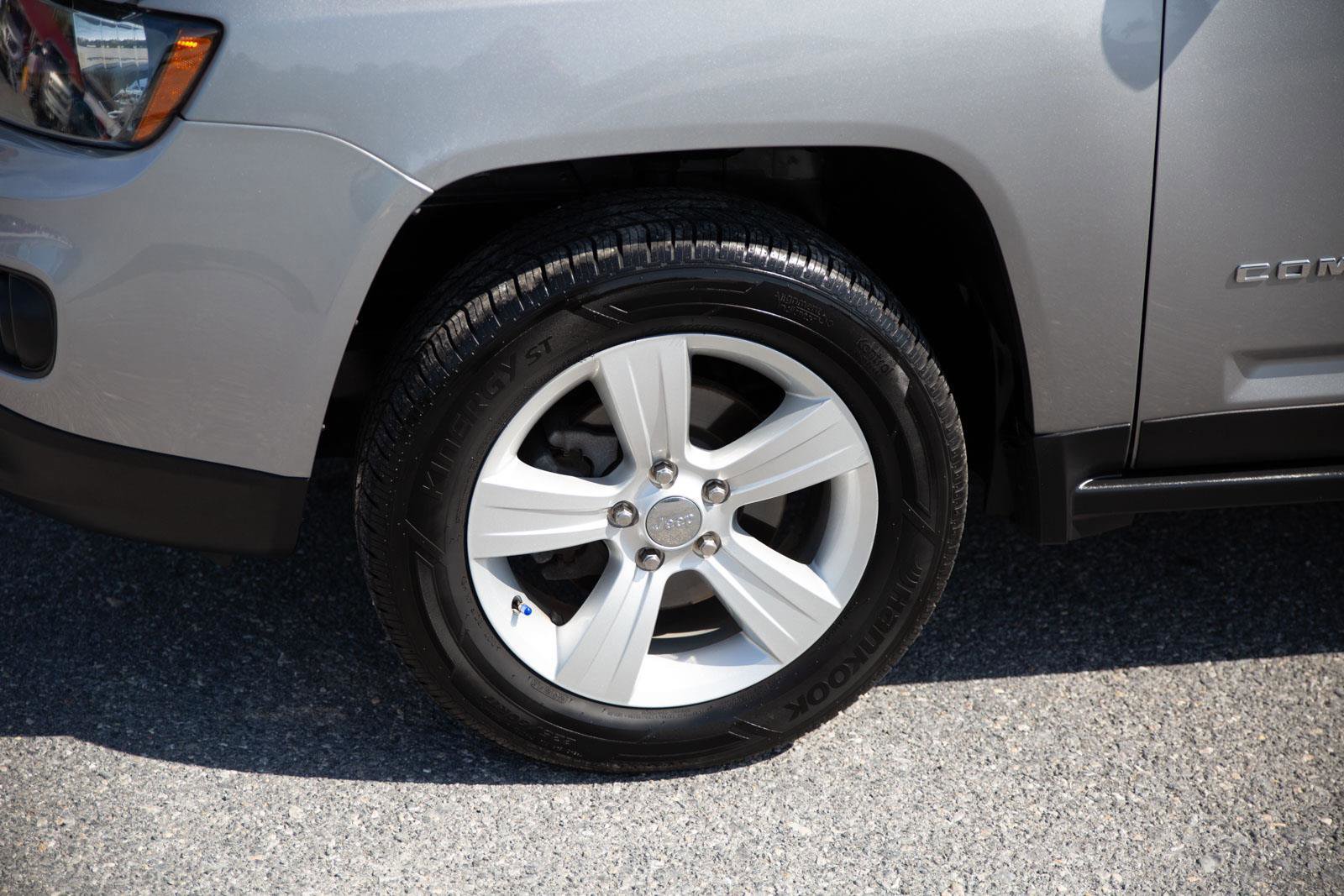 Used 2016 Jeep Compass Latitude AWD/4WD image 9