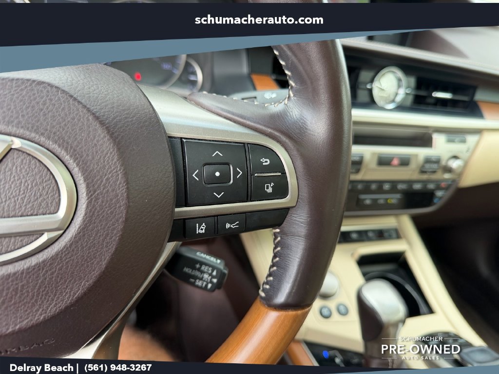 Used 2018 Lexus ES 300h w/ Luxury Package FWD image 24