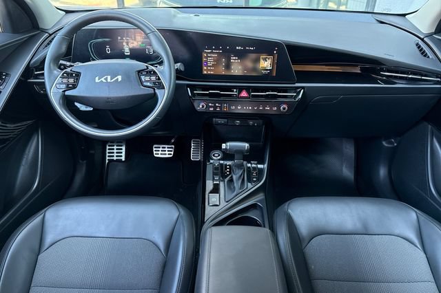 Certified 2025 Kia Niro EX Touring FWD image 18
