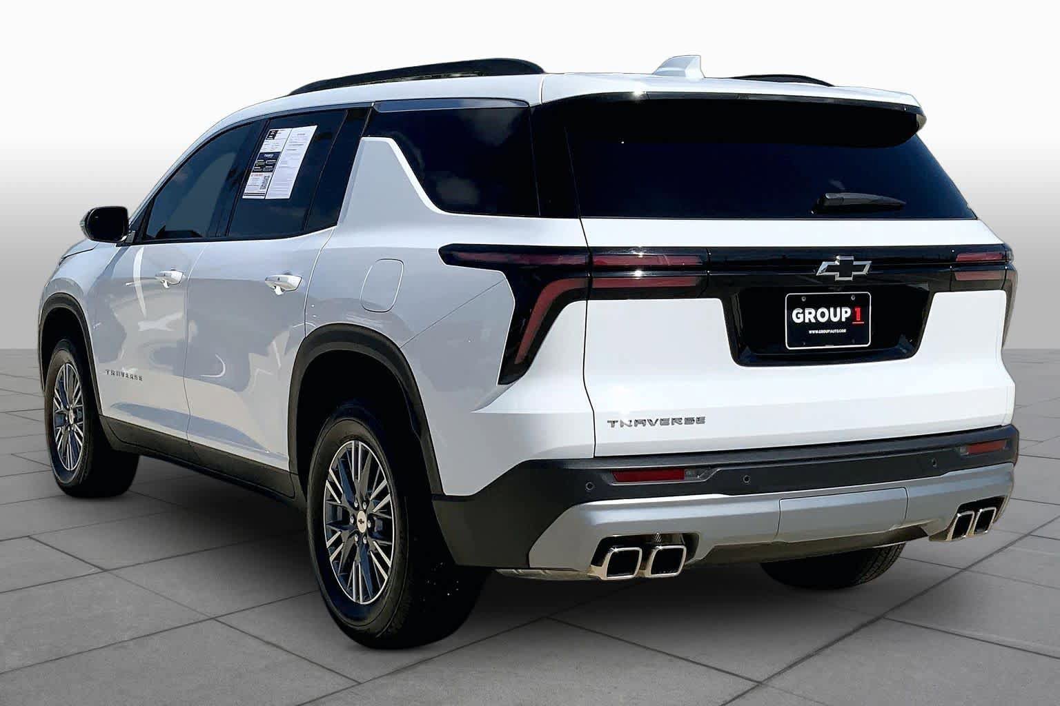 Used 2025 Chevrolet Traverse LT w/ LPO, Floor Liner Package FWD image 12