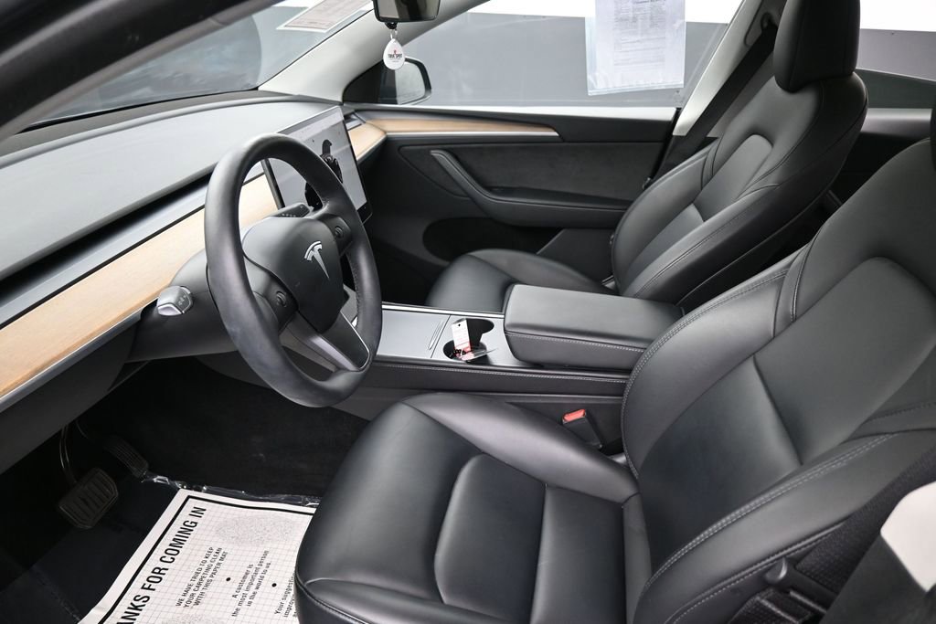 Used 2024 Tesla Model Y Long Range AWD/4WD image 23