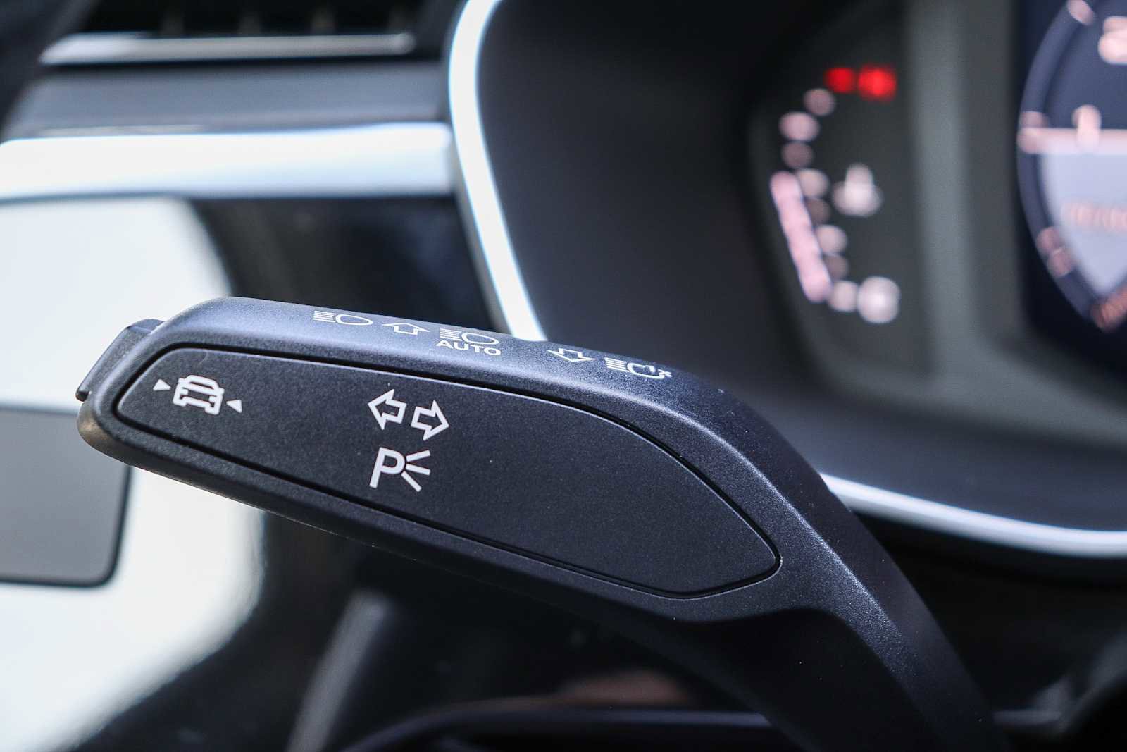 Used 2023 Audi Q3 2.0T Premium w/ Convenience Package image 31