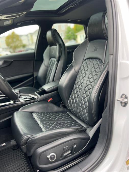Used 2023 Audi S4 Premium Plus w/ Premium Plus Package image 32