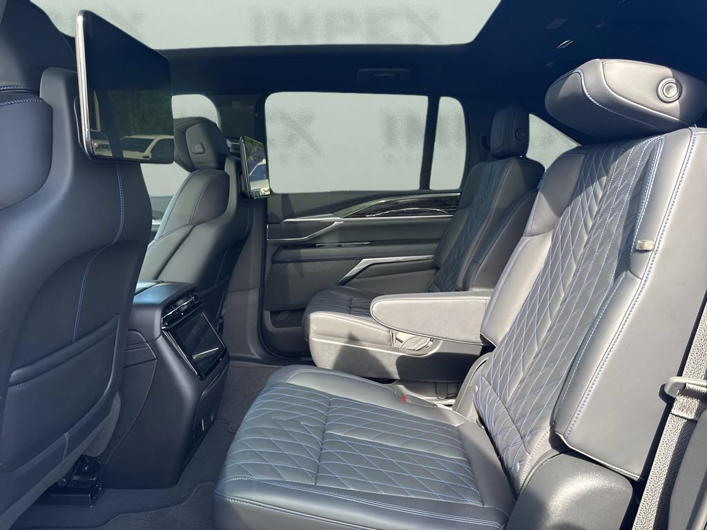Used 2025 Cadillac Escalade IQ Luxury 1 AWD/4WD image 12