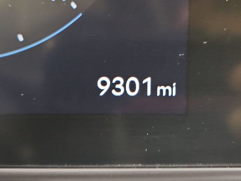 Certified 2025 Hyundai Kona SEL AWD/4WD image 18