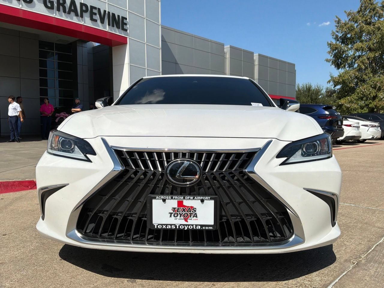 Used 2025 Lexus ES 350 w/ Accessory Package (Z1) FWD image 3