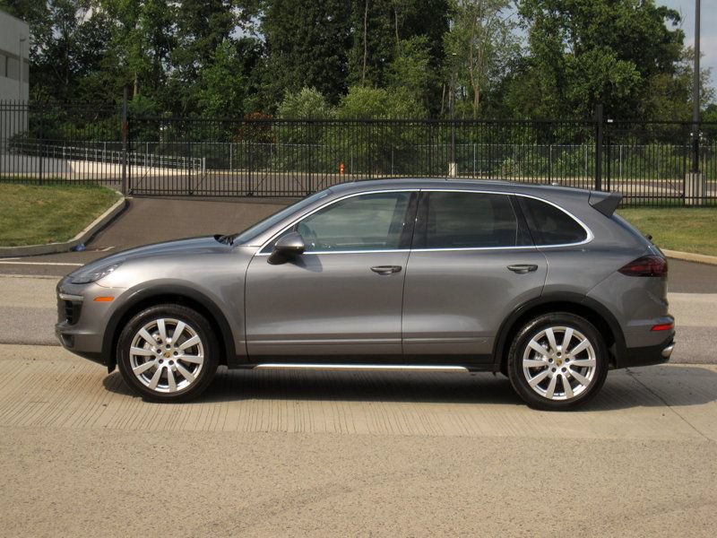 Used 2018 Porsche Cayenne S w/ Premium Package Plus AWD/4WD image 6