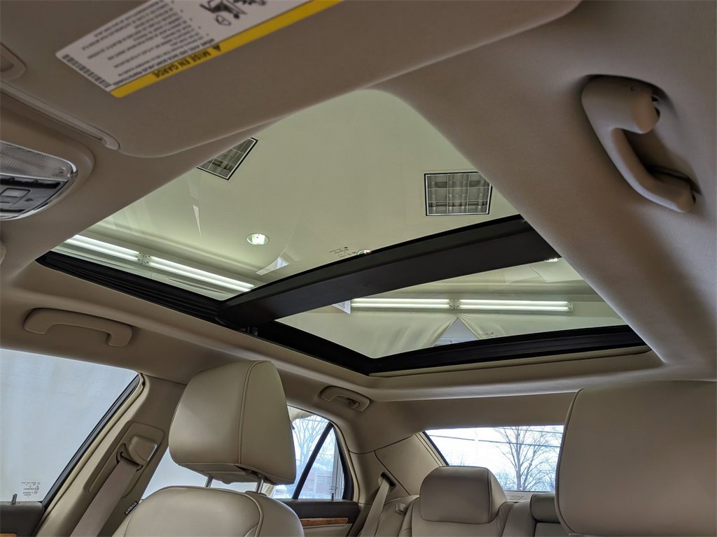 Used 2014 Chrysler 300 C image 16