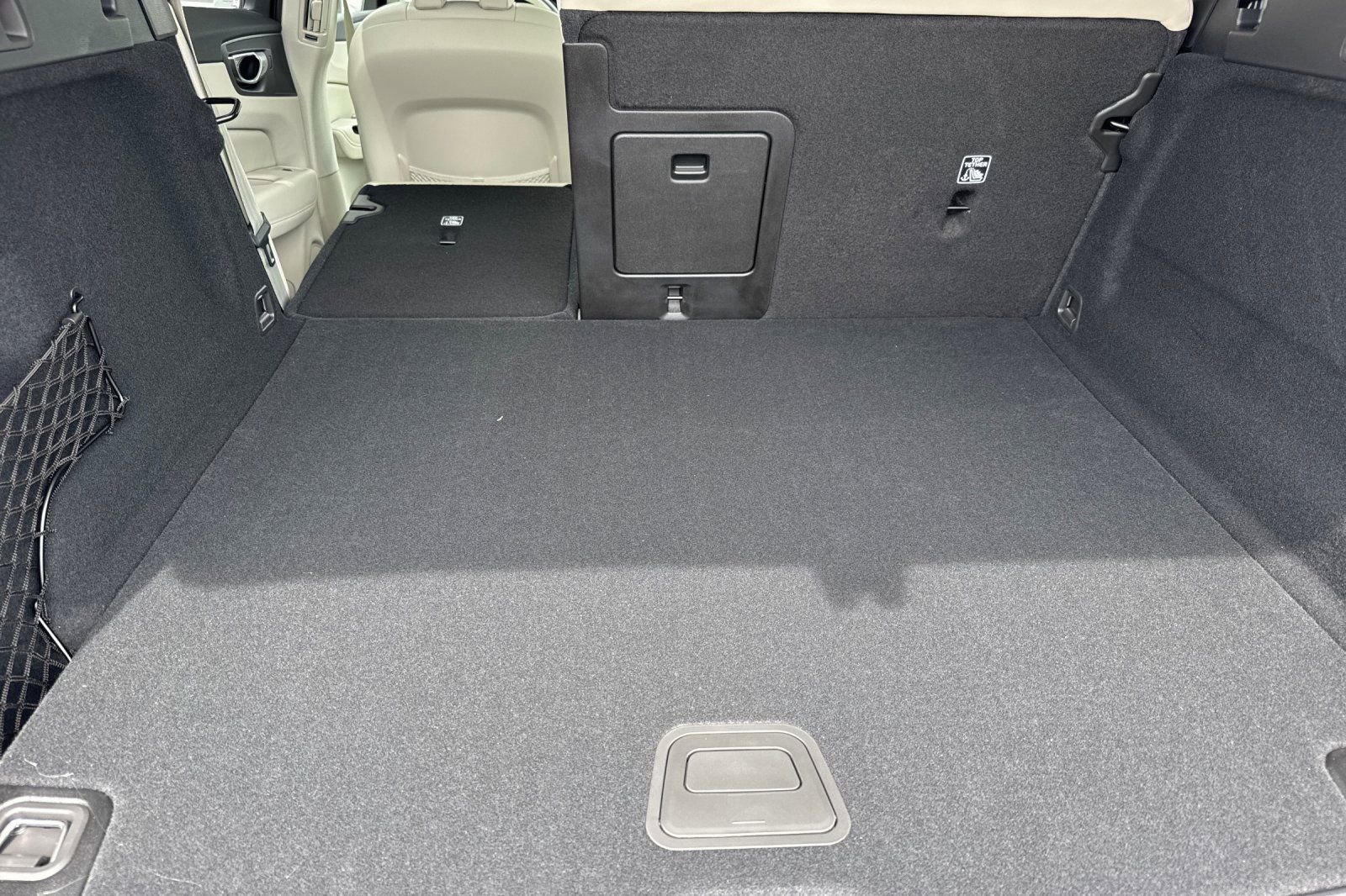 New 2026 Volvo XC60 B5 Ultra w/ Protection Package Premier image 17