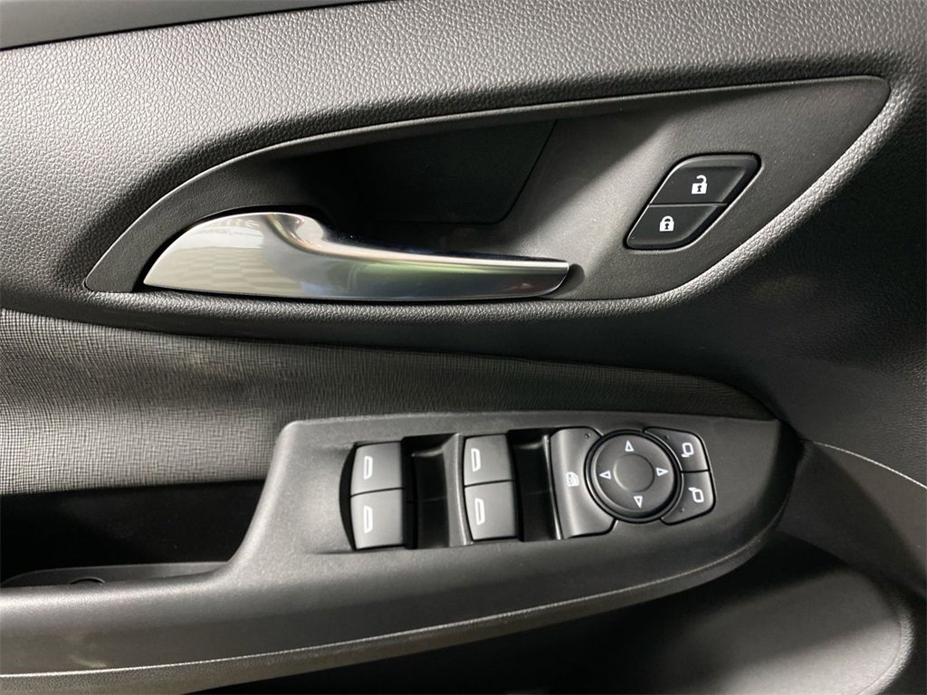 Used 2025 Buick Envista Preferred w/ Convenience I Package image 13