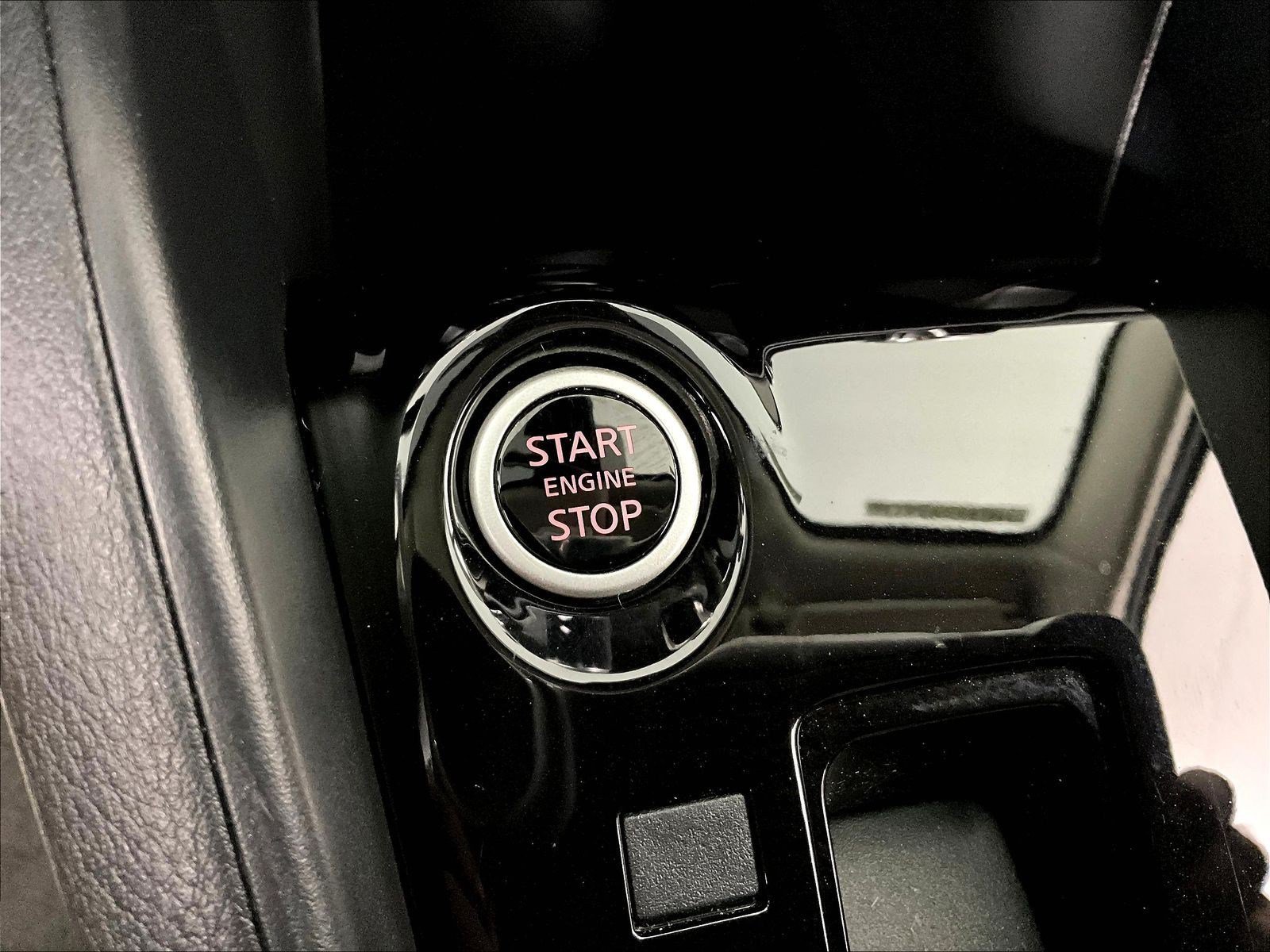 Certified 2021 Nissan Versa S FWD image 37