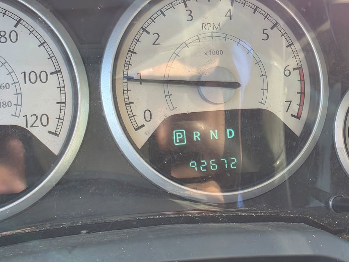 Used 2009 Chrysler Town & Country Touring image 9