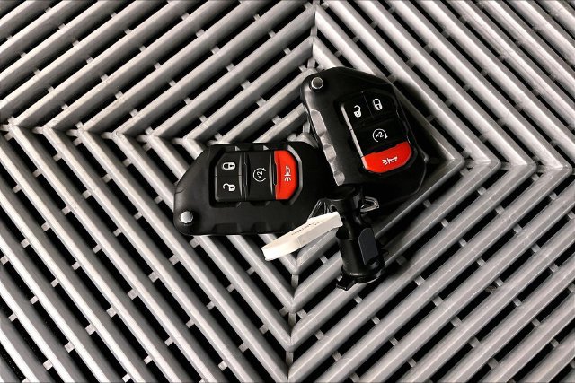 Used 2026 Jeep Wrangler Unlimited Sahara AWD/4WD image 12