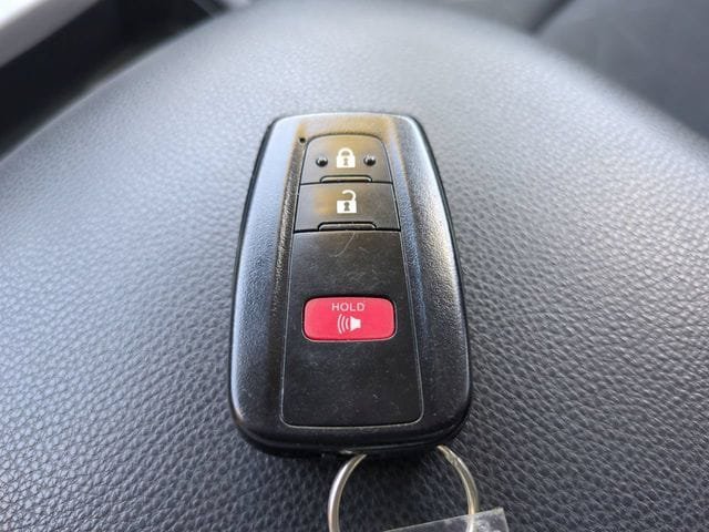 Used 2020 Toyota RAV4 XLE w/ All Weather Liner Package AWD/4WD image 27