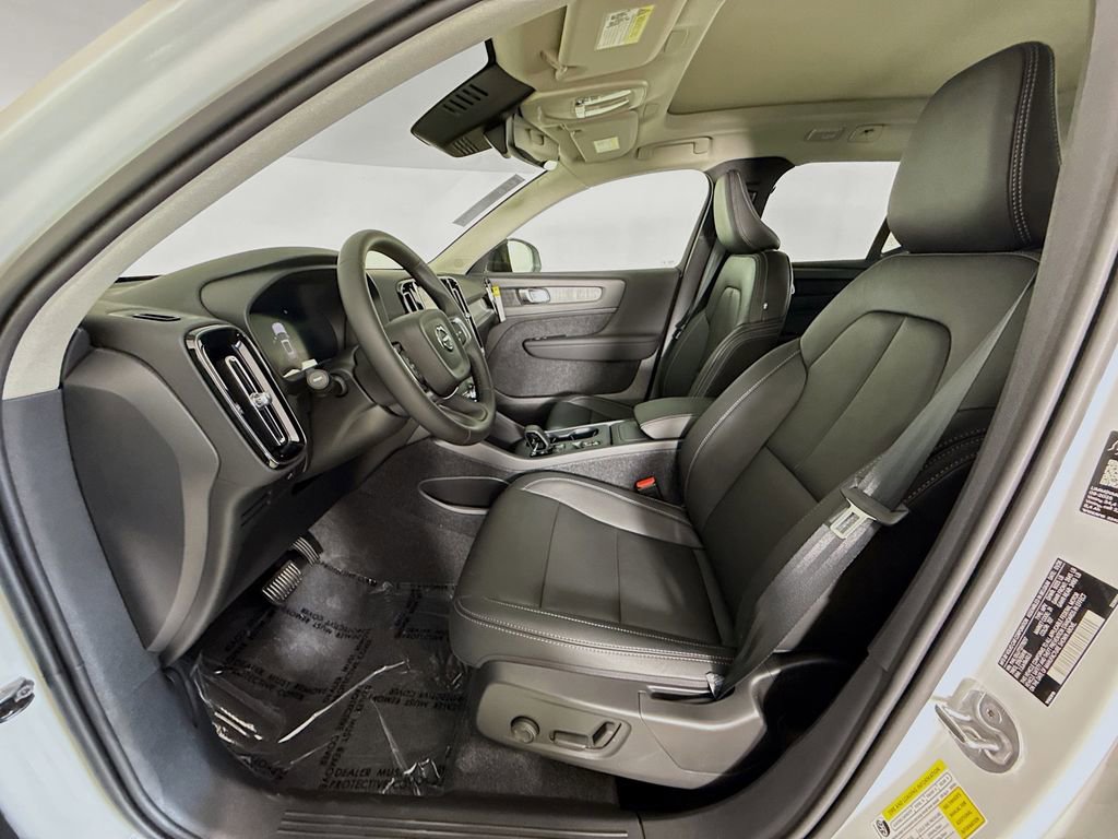 New 2026 Volvo XC40 B5 Core image 21