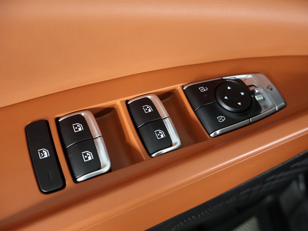 Used 2025 Kia Carnival EX FWD image 40
