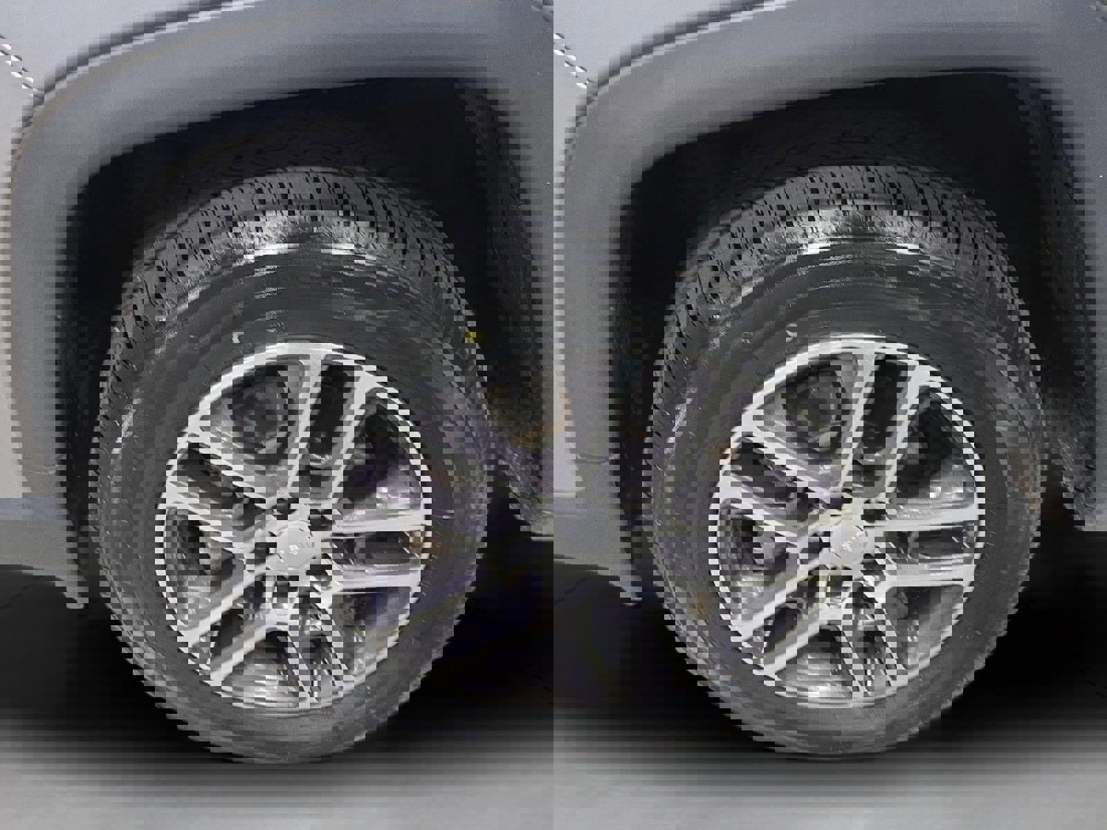 Used 2017 Jeep Compass Latitude w/ Safe & Security Group image 22