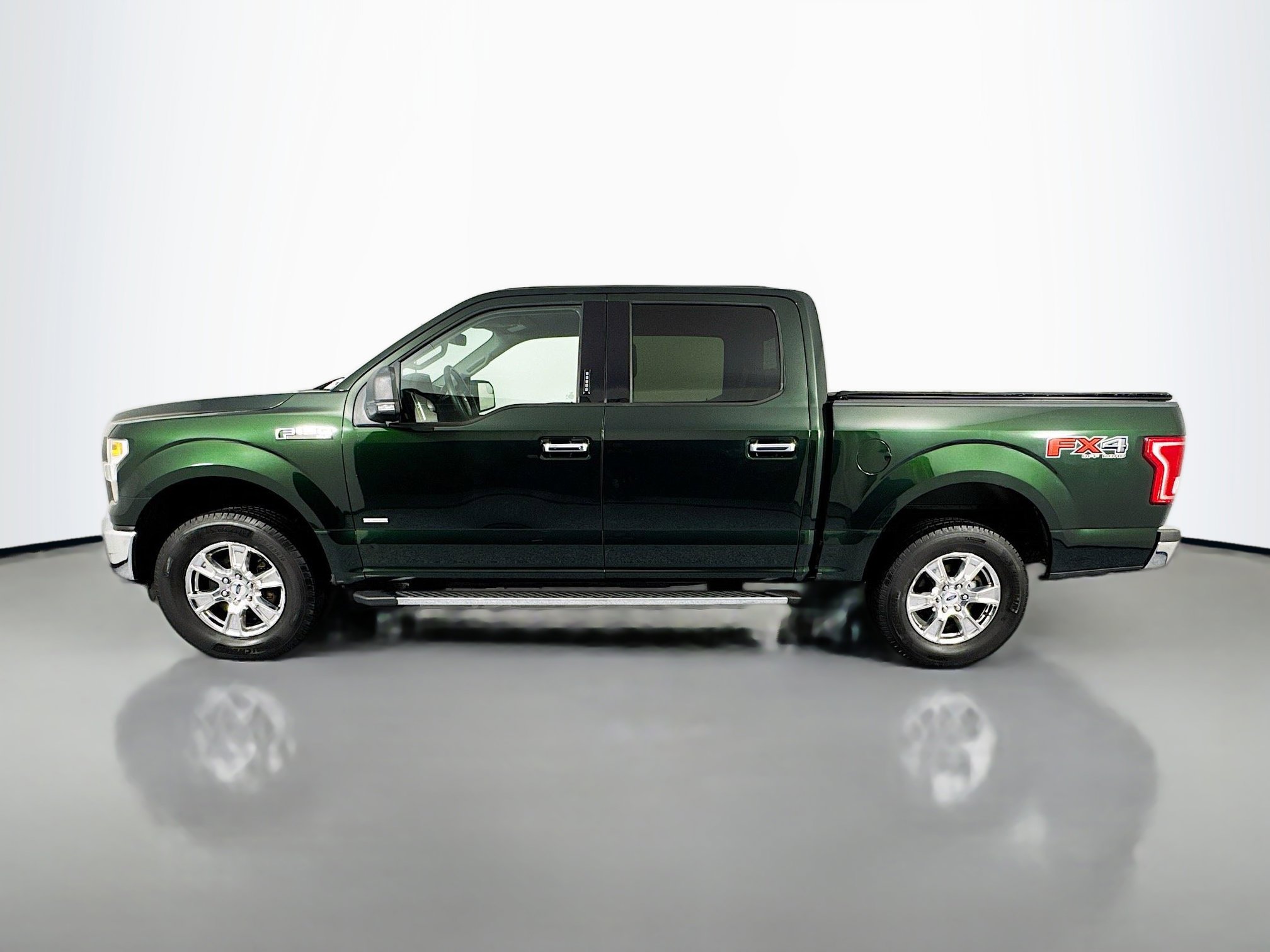 Used 2016 Ford F150 XLT w/ Equipment Group 302A Luxury image 8