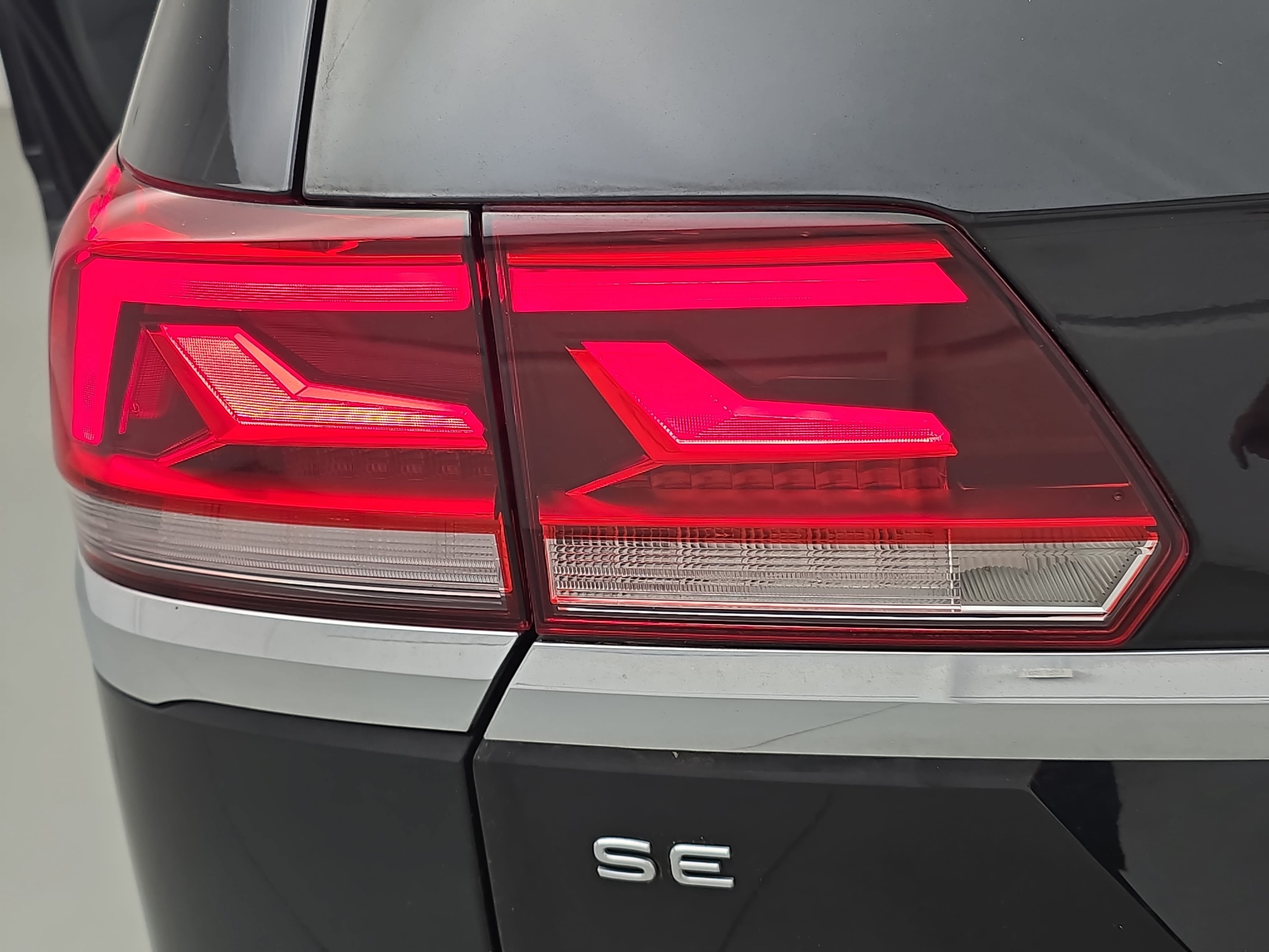 Used 2021 Volkswagen Atlas SE w/ Panoramic Sunroof Package AWD/4WD image 35