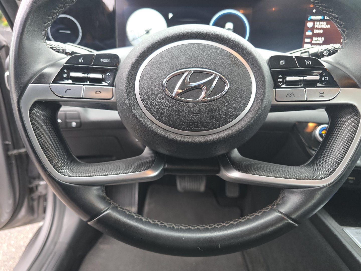 Used 2023 Hyundai Elantra SEL w/ Convenience Package FWD image 32