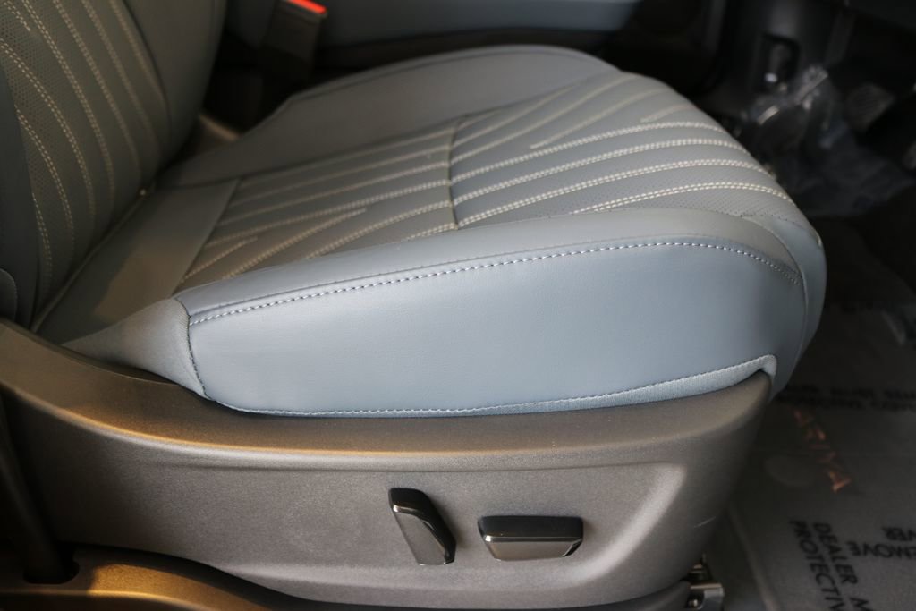 Used 2024 Nissan Ariya AWD image 39