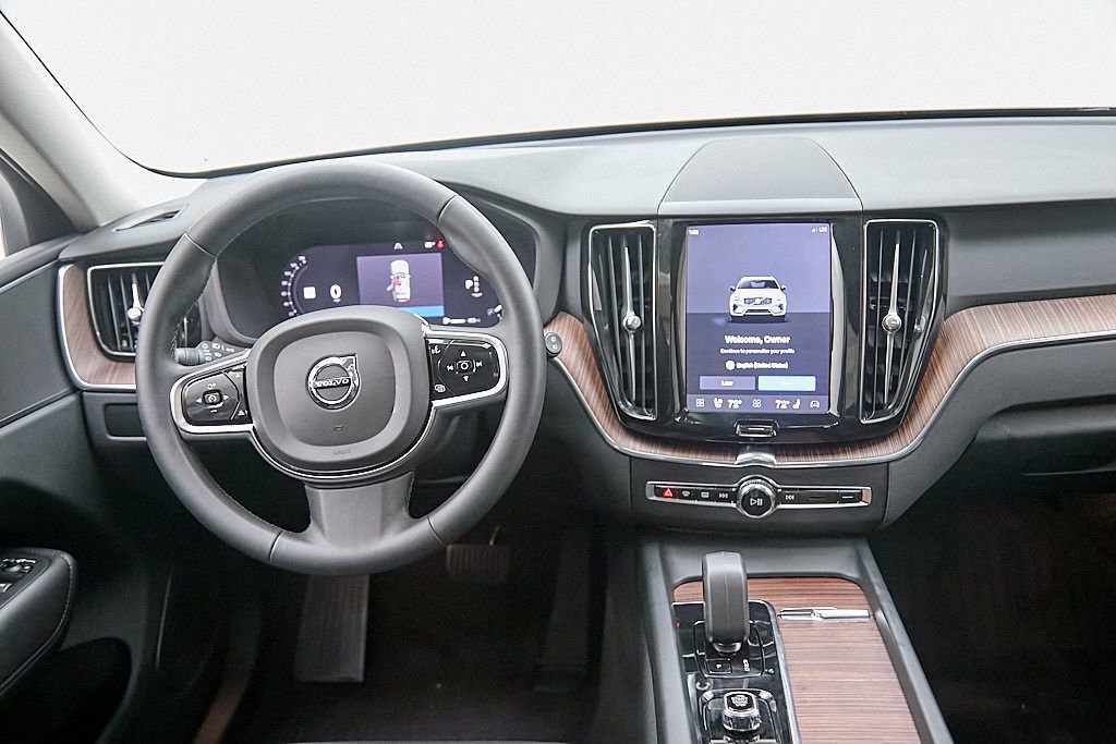 Certified 2023 Volvo XC60 B5 Plus w/ Climate Package image 25