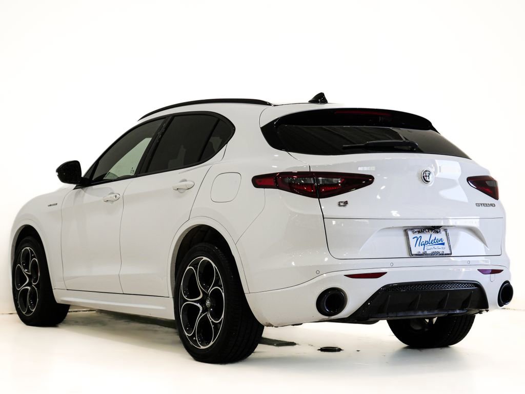 Used 2023 Alfa Romeo Stelvio Veloce AWD/4WD image 9