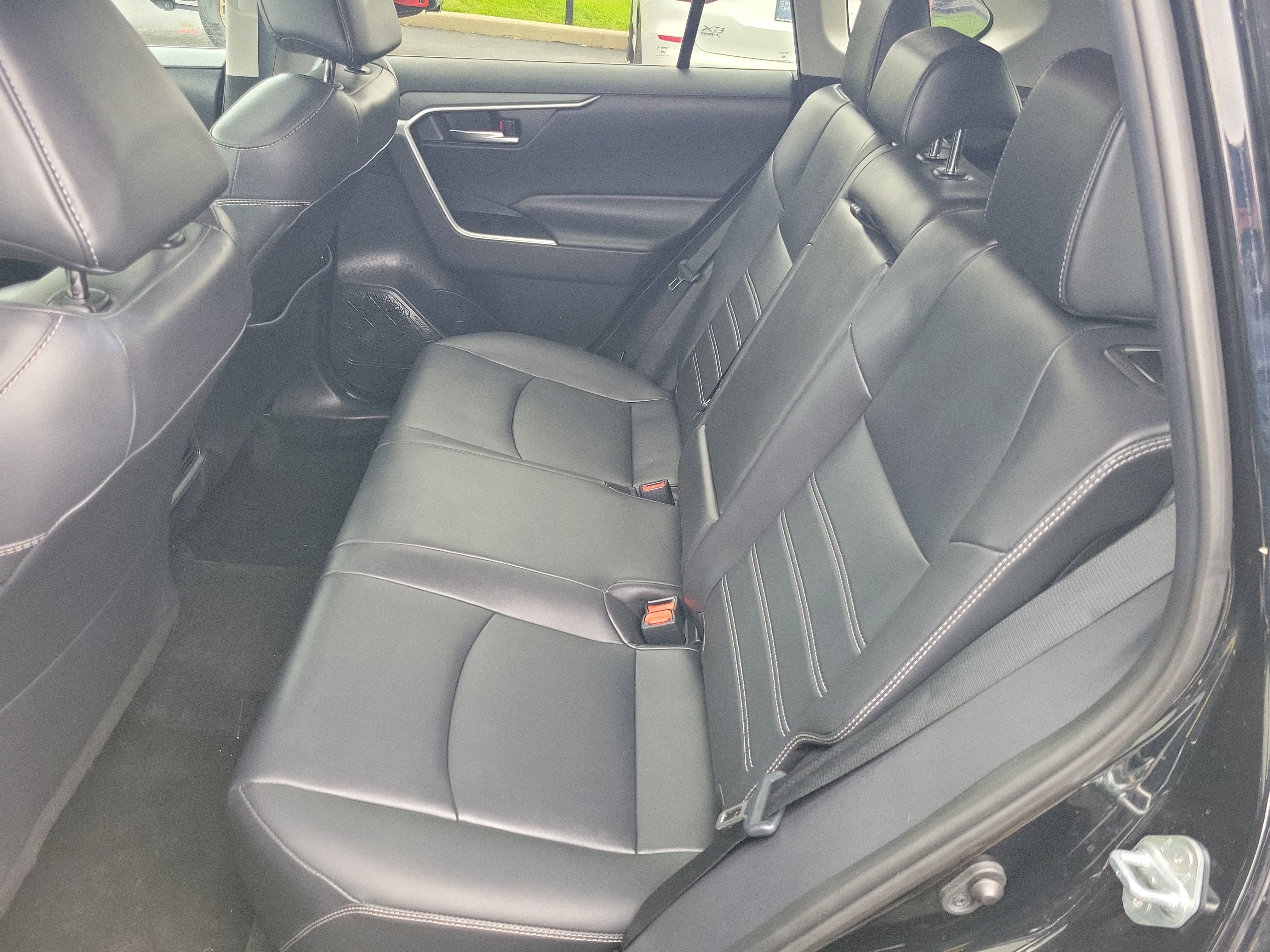 Certified 2019 Toyota RAV4 XLE Premium AWD/4WD image 12