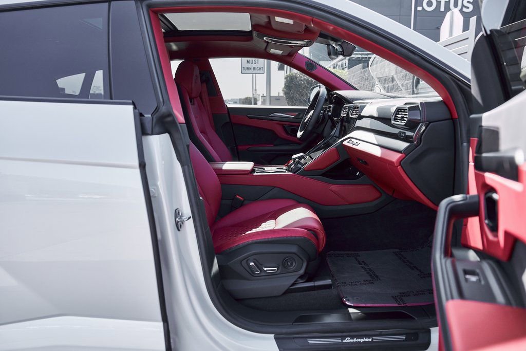 Used 2024 Lamborghini Urus S image 26