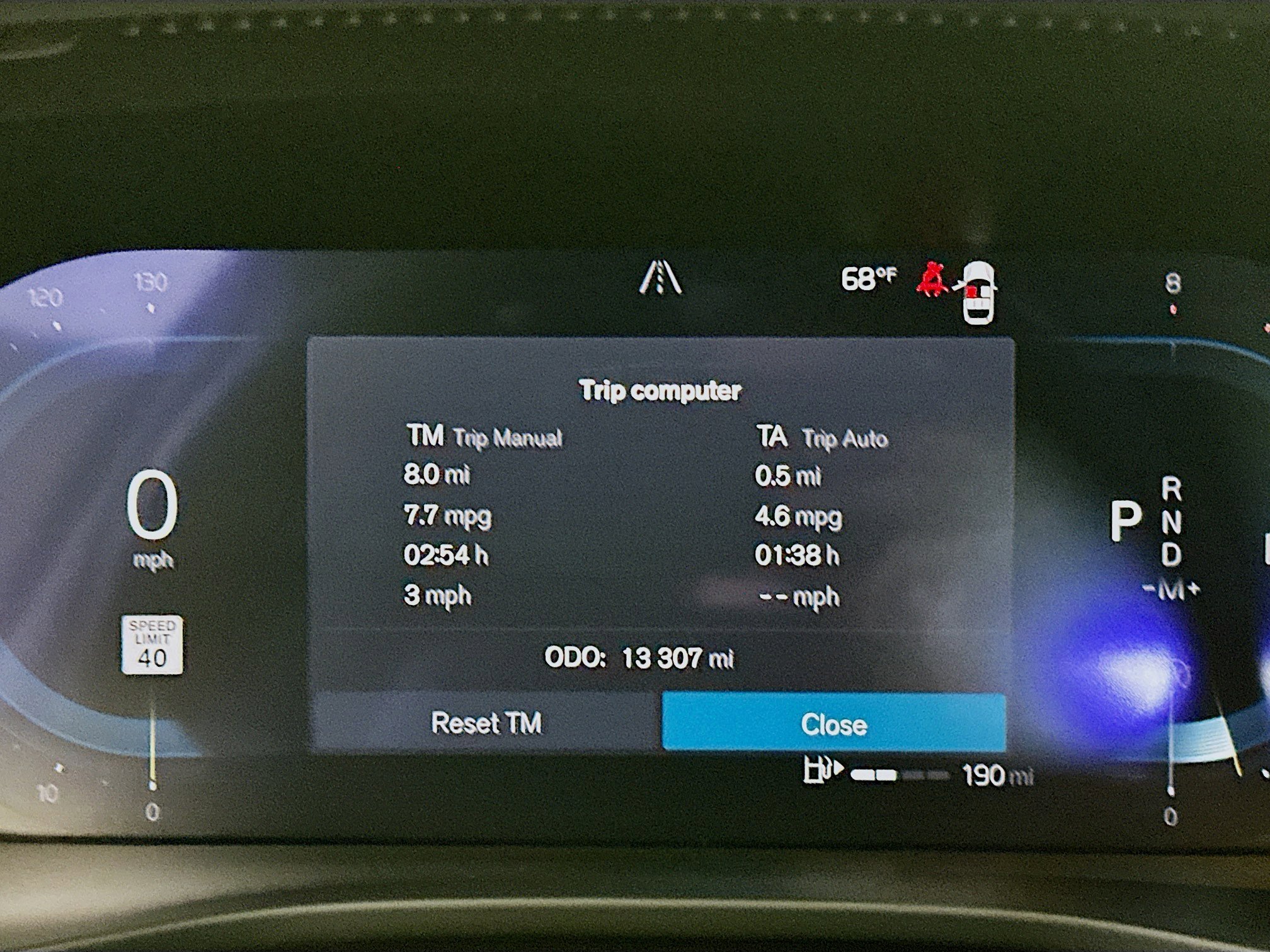 Used 2025 Volvo XC40 B5 Core image 18