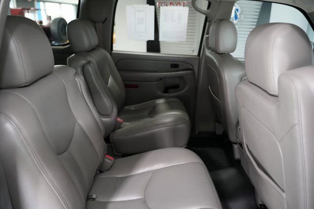 Used 2005 GMC Yukon XL 2500 SLT w/ SLT Preferred Equipment Group image 18