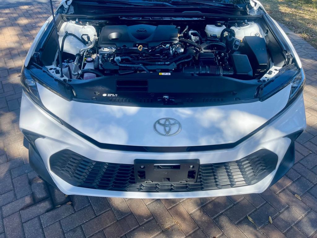 Used 2025 Toyota Camry SE image 16