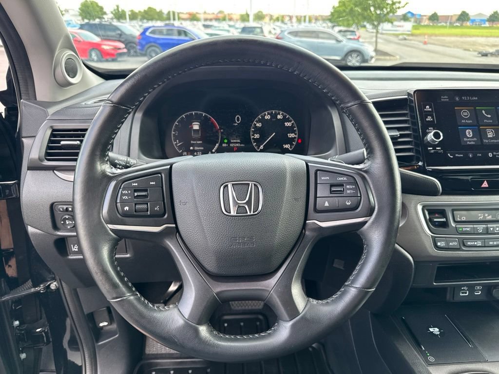 Used 2025 Honda Ridgeline Sport image 15