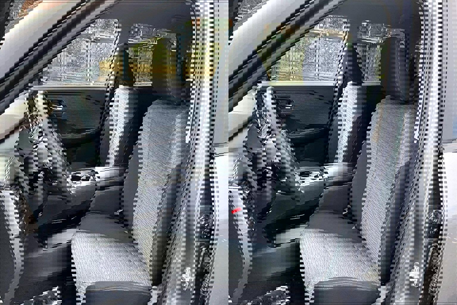 Used 2023 Nissan Rogue SV image 23