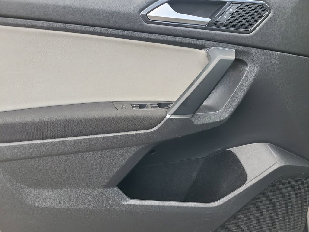 Used 2018 Volkswagen Tiguan S w/ 3rd Row Seat Package image 10