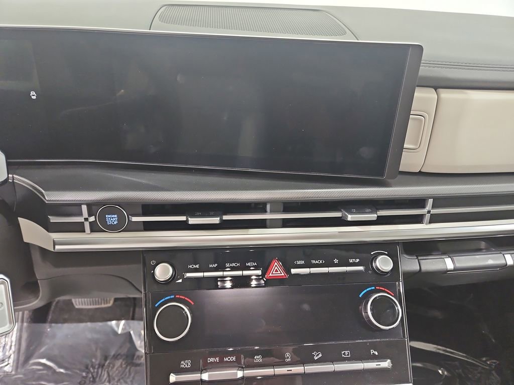 Certified 2025 Hyundai Santa Fe SEL image 20