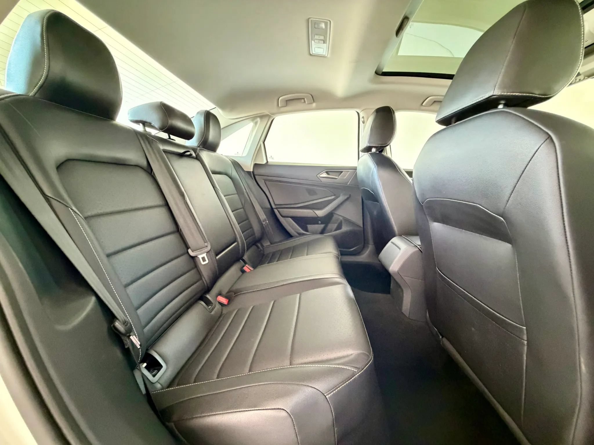 Used 2023 Volkswagen Jetta SE w/ Panoramic Sunroof Package FWD image 25