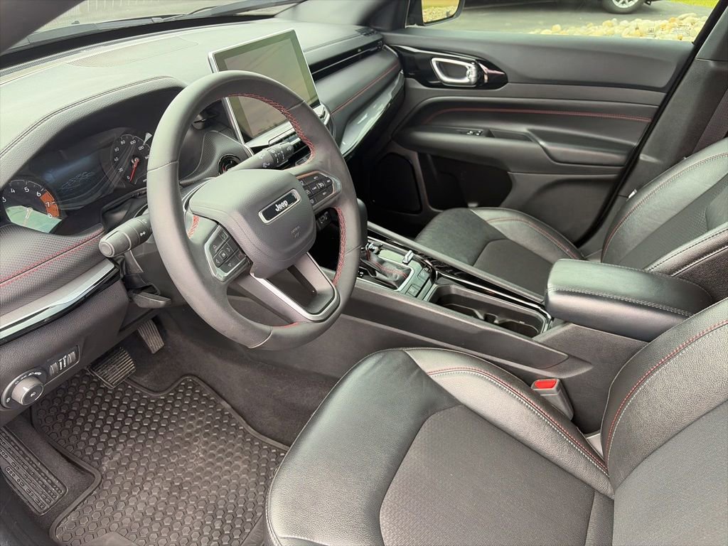 Used 2024 Jeep Compass Trailhawk AWD/4WD image 21
