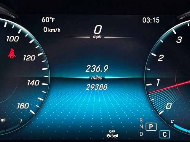 Used 2023 Mercedes-Benz GLC 300 4MATIC Coupe image 31