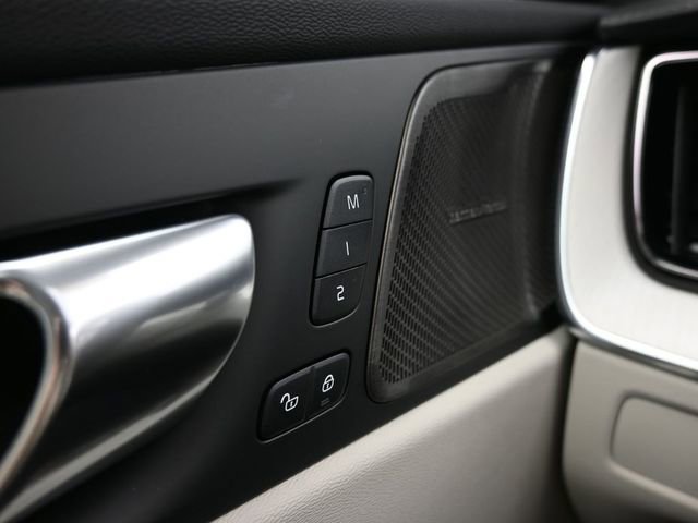 New 2026 Volvo XC60 B5 Ultra w/ Protection Package Premier image 30