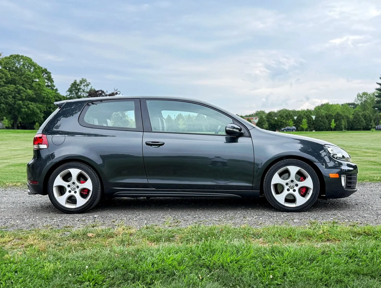 Used 2010 Volkswagen GTI 2-Door FWD image 5