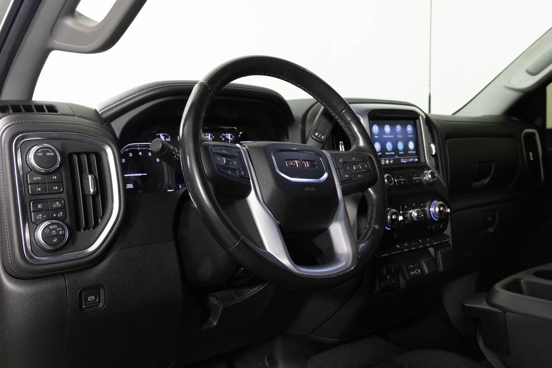 Used 2022 GMC Sierra 2500 SLE w/ SLE Value Package; image 4