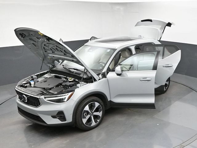 Used 2024 Volvo XC40 B5 Plus w/ Protection Package Premier AWD/4WD image 47